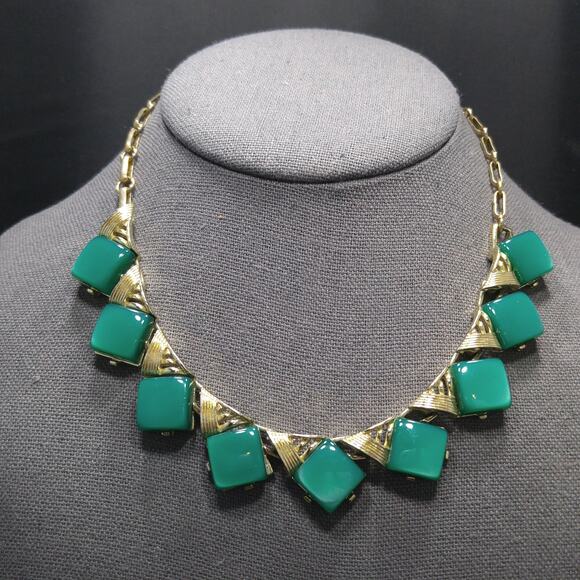 Vintage 1950s Coro Green Lucite Moonglow Choker Necklace - Picture 9 of 10
